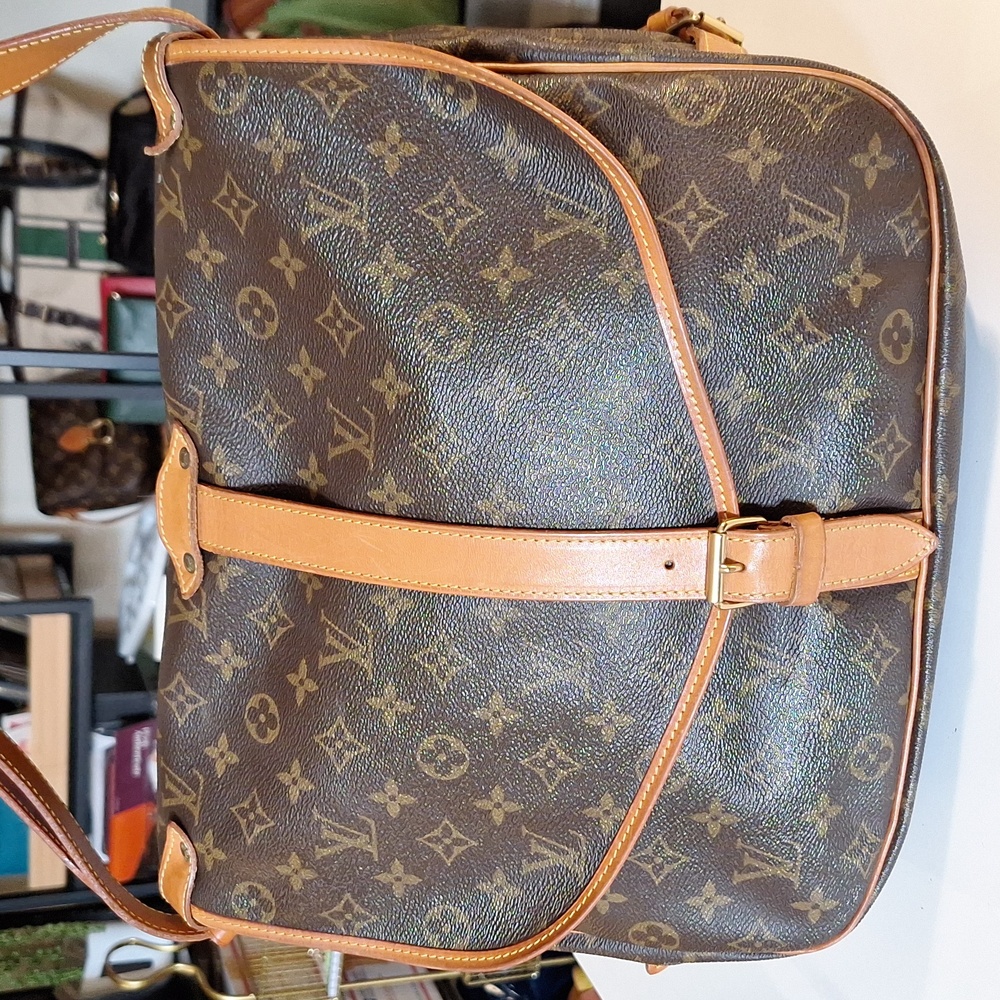 Authentic Louis Vuitton Samur GM bag